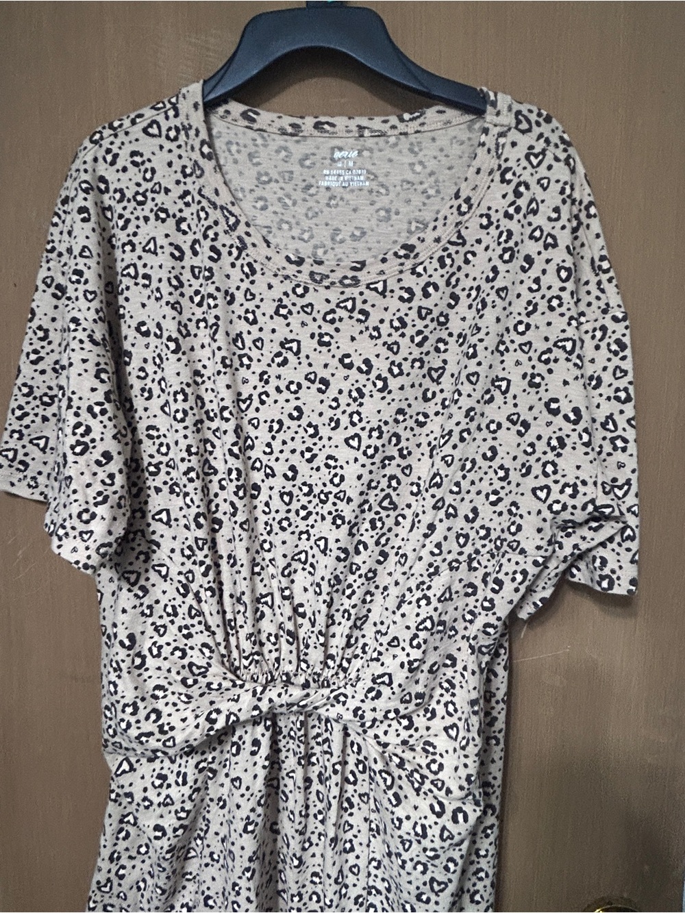 aerie Beige Dress with Black cheetah Print and Tie Waist
Nice tshirt material - Picture 5 of 5